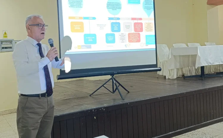  ACERCAMOS OPORTUNIDADES DE CRECIMIENTO PROFESIONAL PARA LOS MAESTROS DE HUANUCO